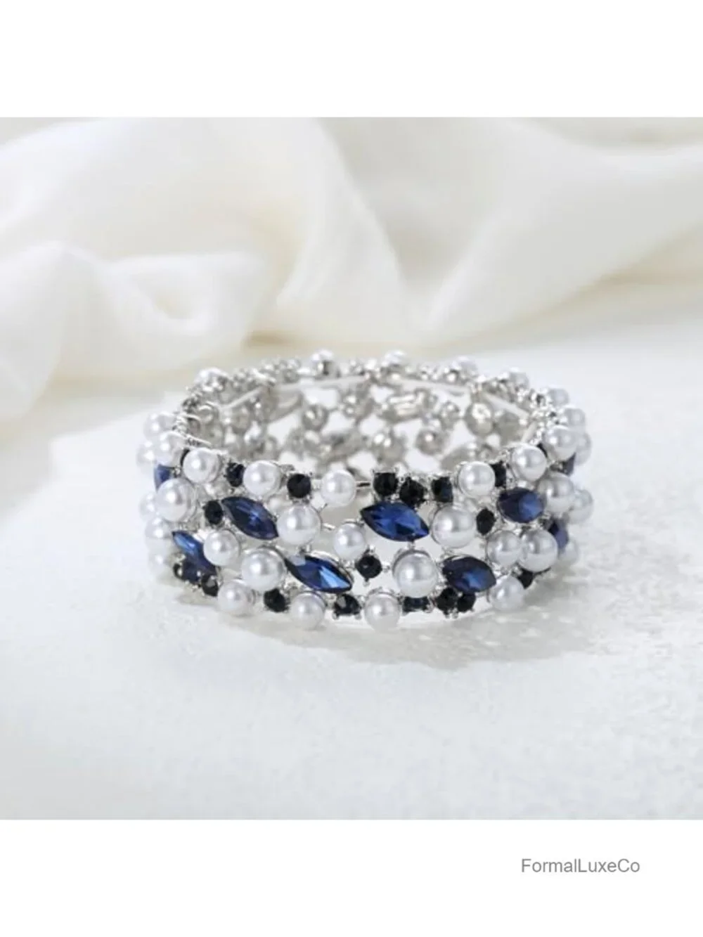Vintage Inspired Leaf Stretch Bracelet with Simulated Pearls and Crystals